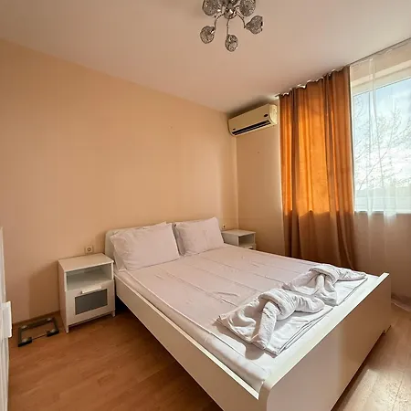 Apartman Bratanov Sunny Noks