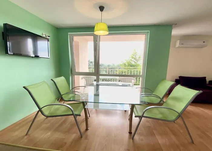 Bratanov Sunny Noks ساني بيتش