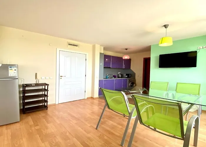 Bratanov Sunny Noks ساني بيتش