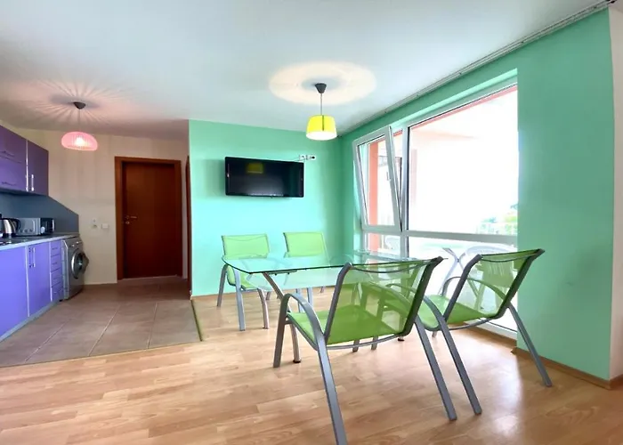 Bratanov Sunny Noks * ساني بيتش