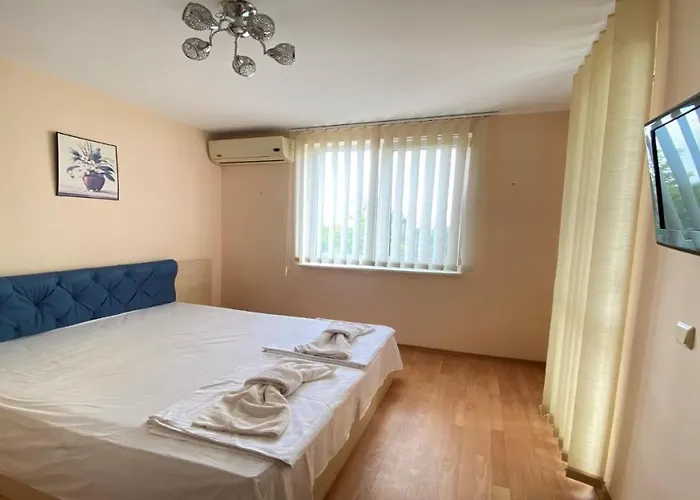 Bratanov Sunny Noks ساني بيتش