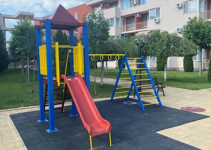 Bratanov Sunny Noks ساني بيتش