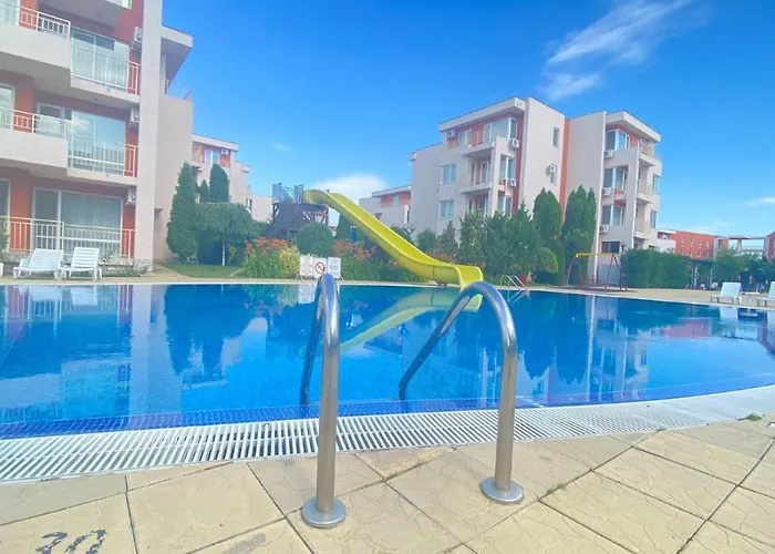 Bratanov Sunny Noks * ساني بيتش