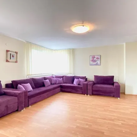 Bratanov Sunny Noks Apartment *